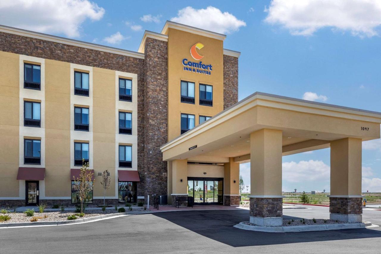 Comfort Inn & Suites Bennett Strasburg Exterior photo