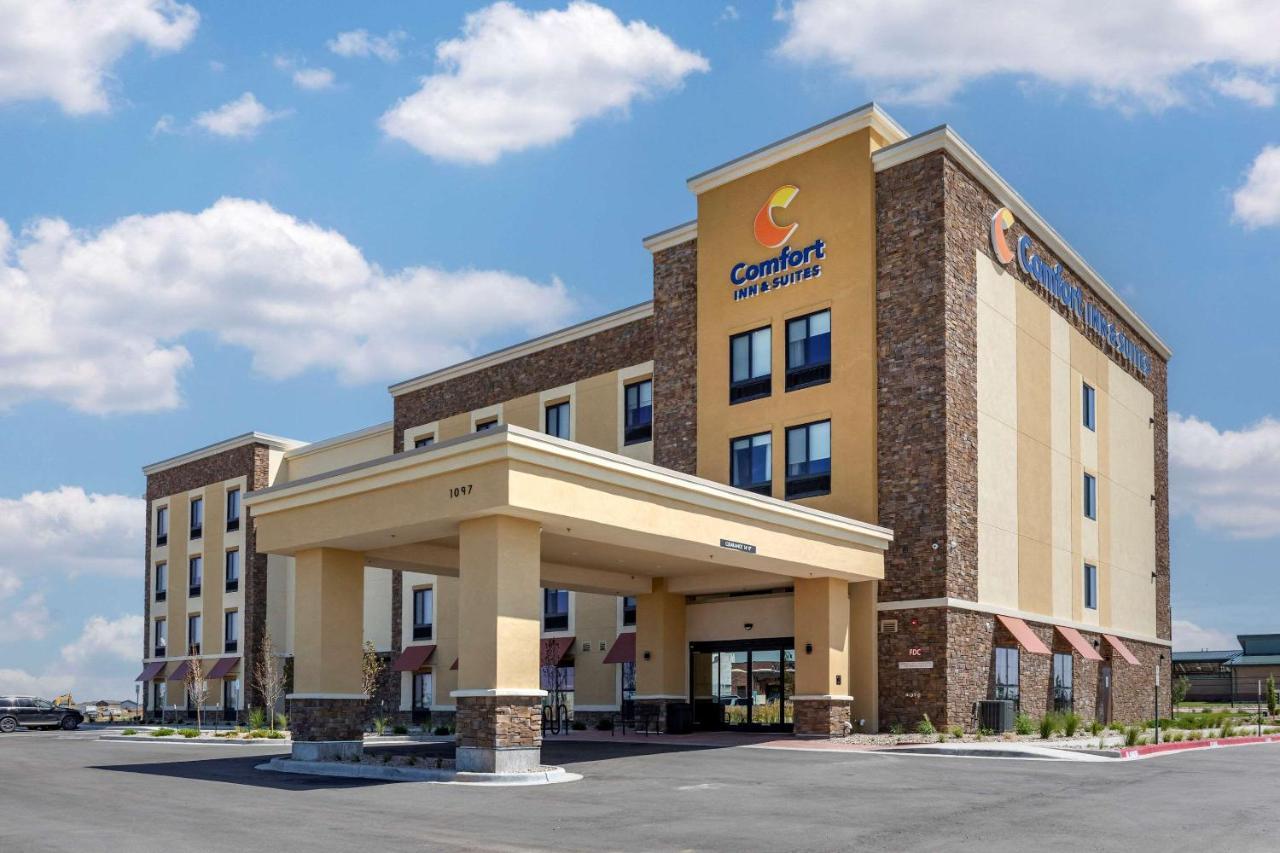 Comfort Inn & Suites Bennett Strasburg Exterior photo